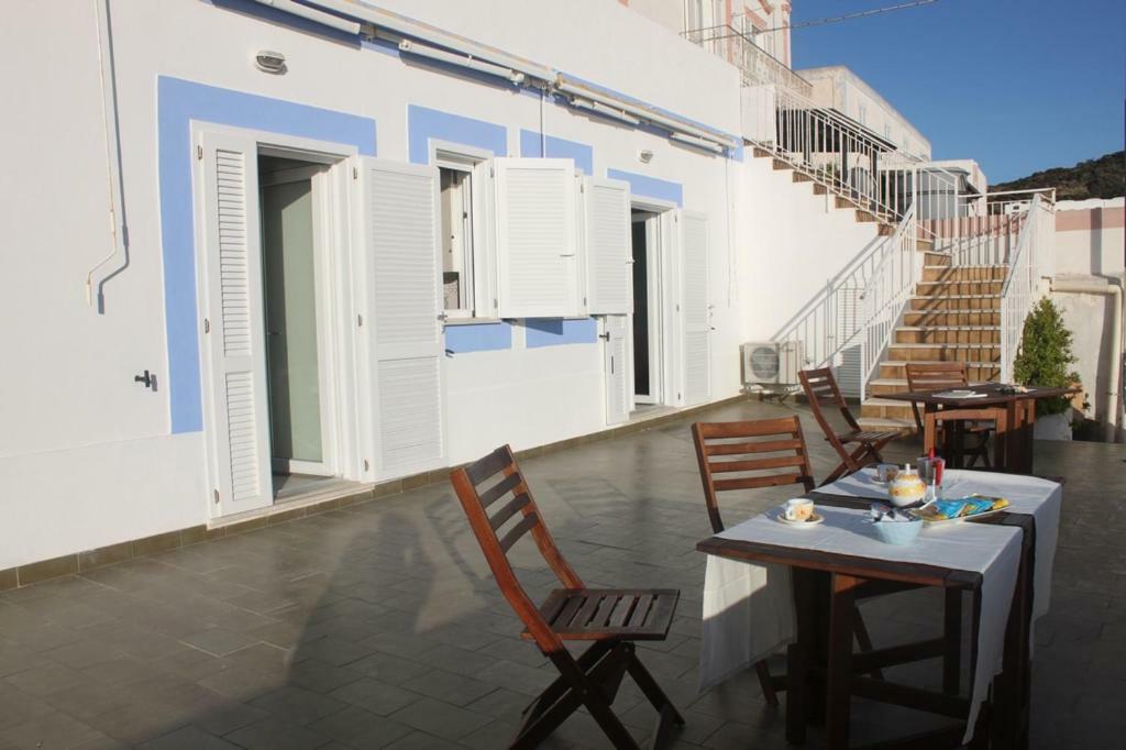 Le Case Dei Pescatori - Residence Il Tramonto Ponza Exterior photo
